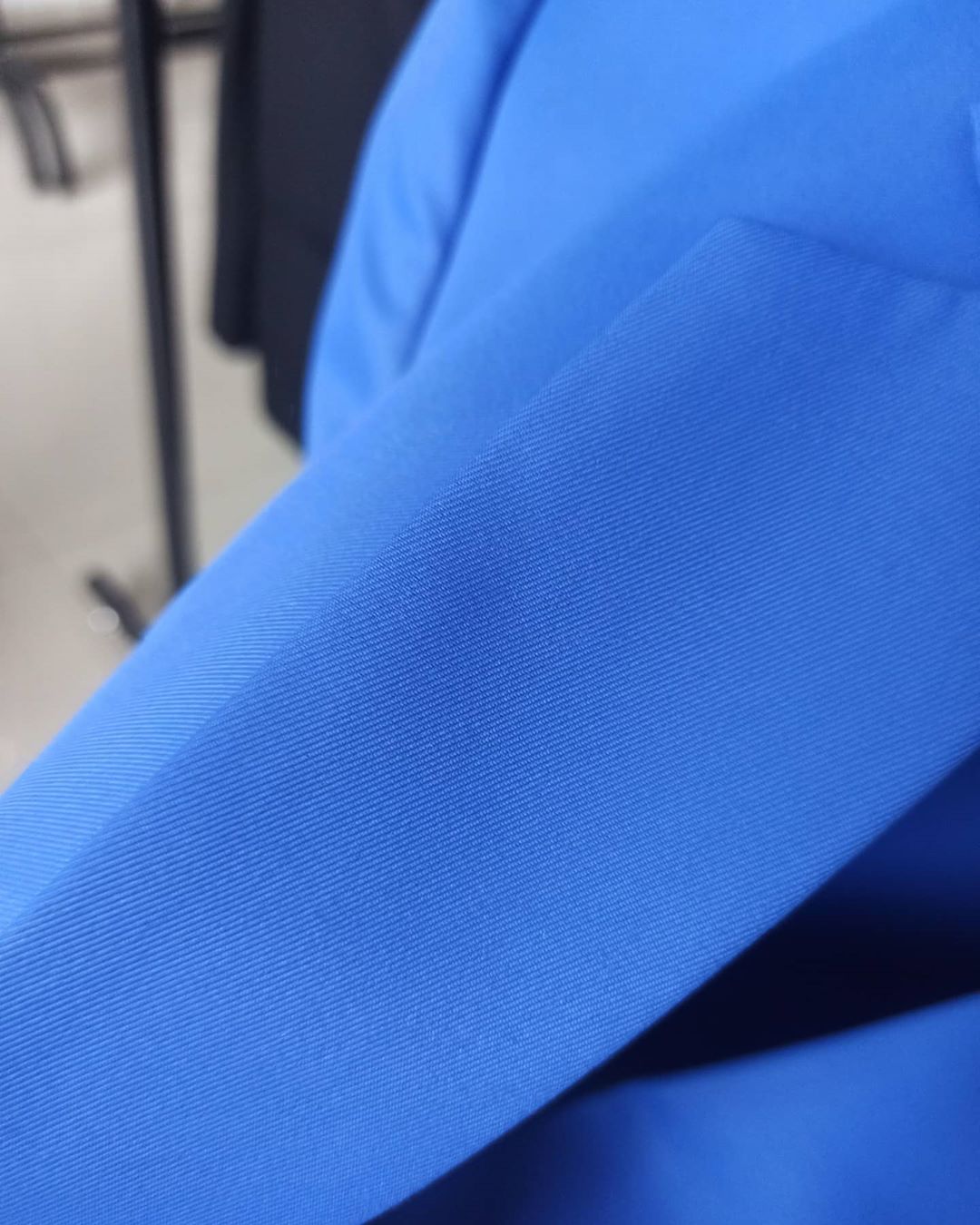 sewa jas warna blue zoom in