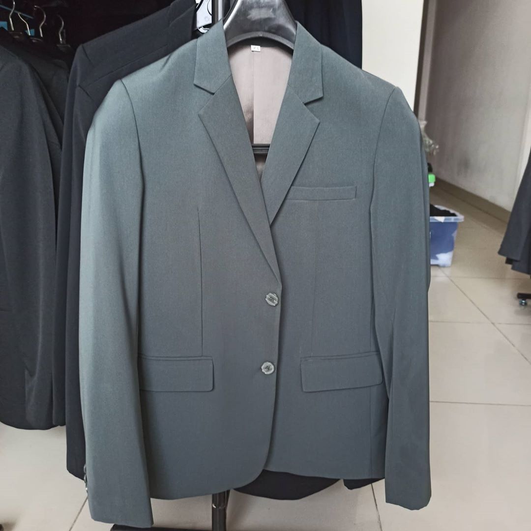 sewa jas warna dark gray depan